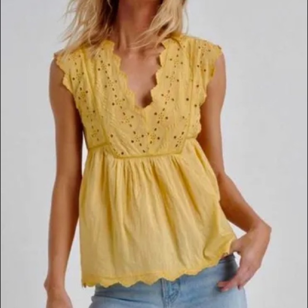 Lucky brand shirt yellow tank with eyelet detail